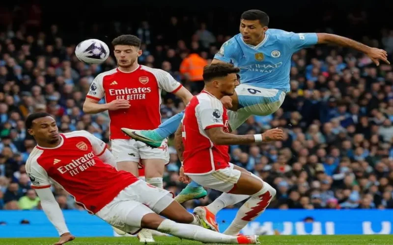 تحدي جديد.. هل يفوز السماوي بلقب الدوري الإنجليزي على حساب أرسنال؟